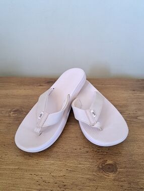 Nike Women's Bella Kai Thong Sandals Flip Flop Pale Pink Colour Women’s Size 11